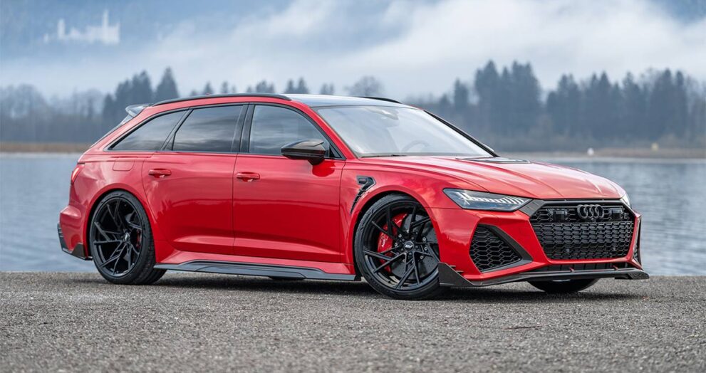 audi-rs6-avant-rot-steht-im-freien-auf-asphalt