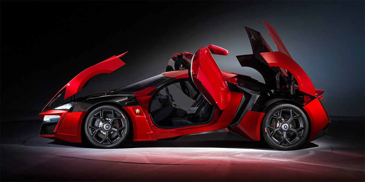 lykan-hypersport-rot-showroom-offene-tueren