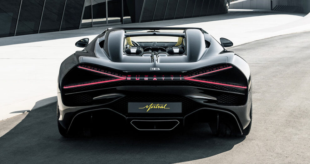 bugatti-mistral-schwarz-heckansicht