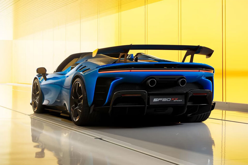 ferrari-sf90xx-blau-heckansicht
