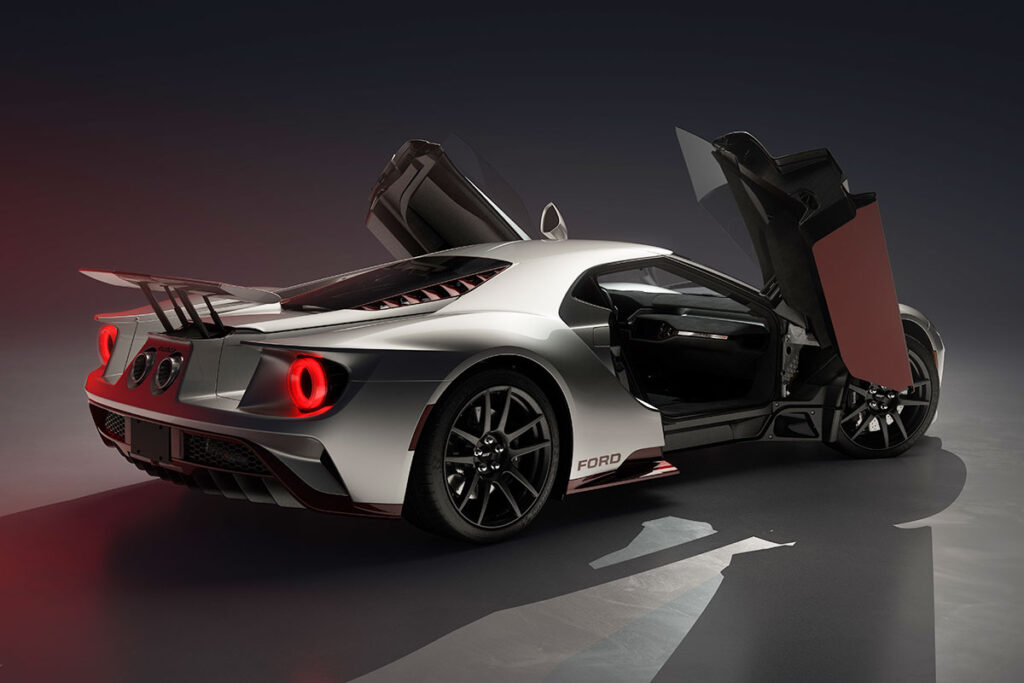 ford-gt-heckansicht-von-der-seite-tueren-offen